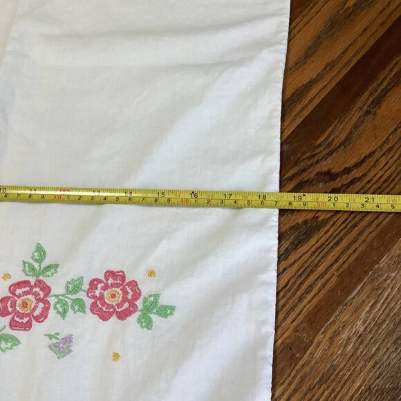 Single Pillowcase Handmade Floral Needlepoint Embroidered 18x29 Vintage Case - Picture 6 of 10